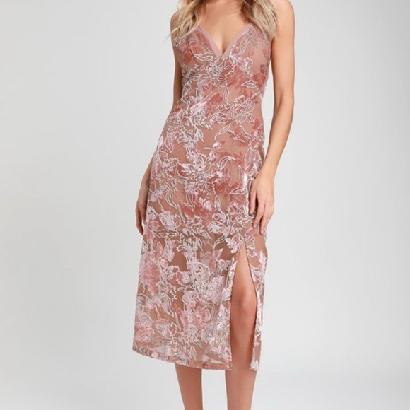 Lulus Dresses & Skirts - Lulus Katrin Mauve Burnout Velvet Floral Print Midi Dress medium